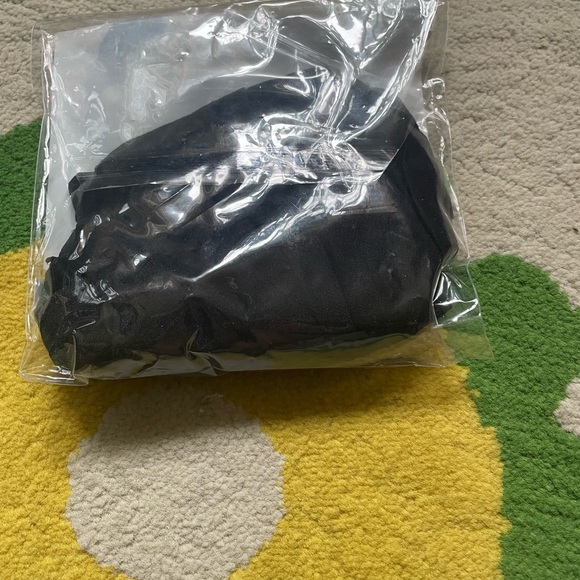 Shiny stirrup black tights - Picture 3 of 3